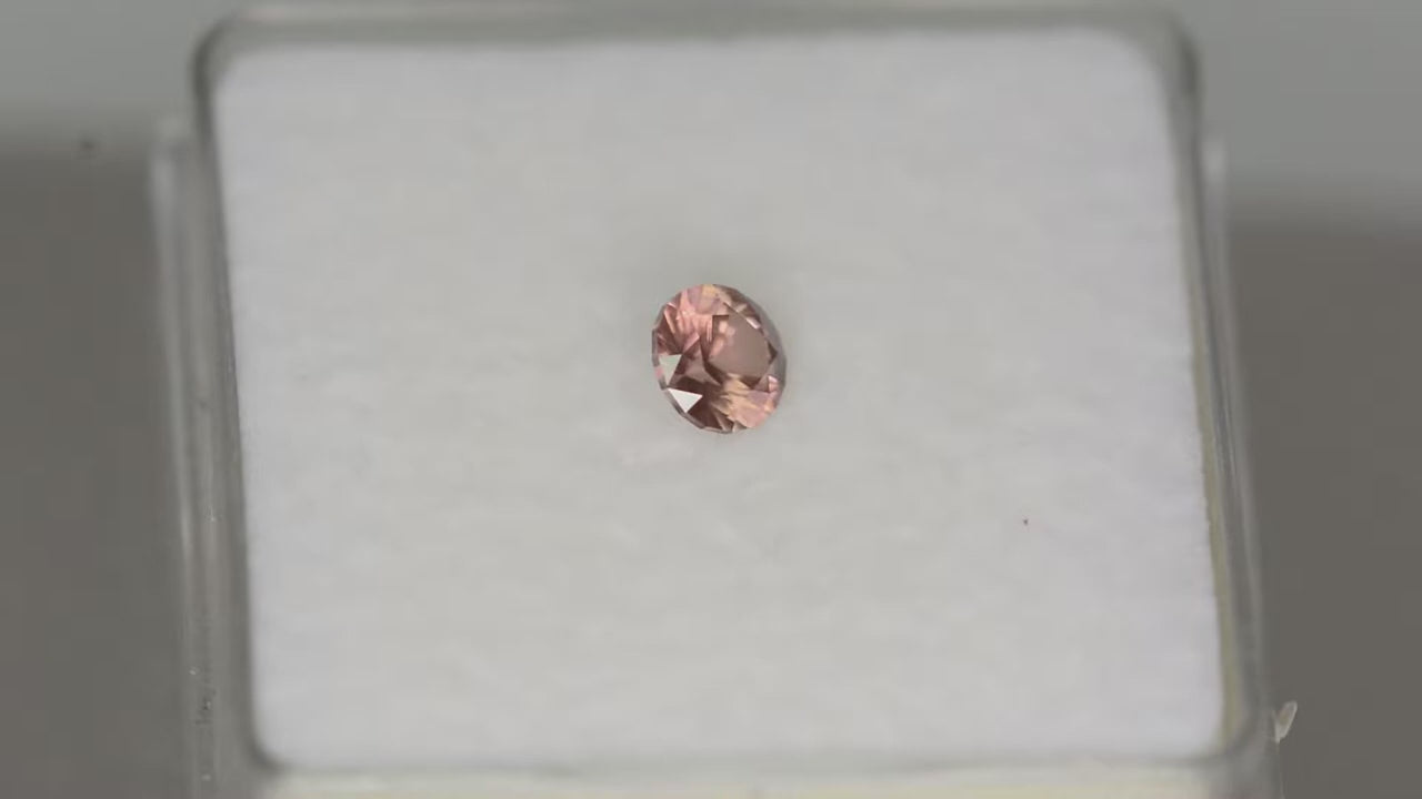 Pink Zircon 0.81 ct – Round Cut Heated VS Clarity Gemstone