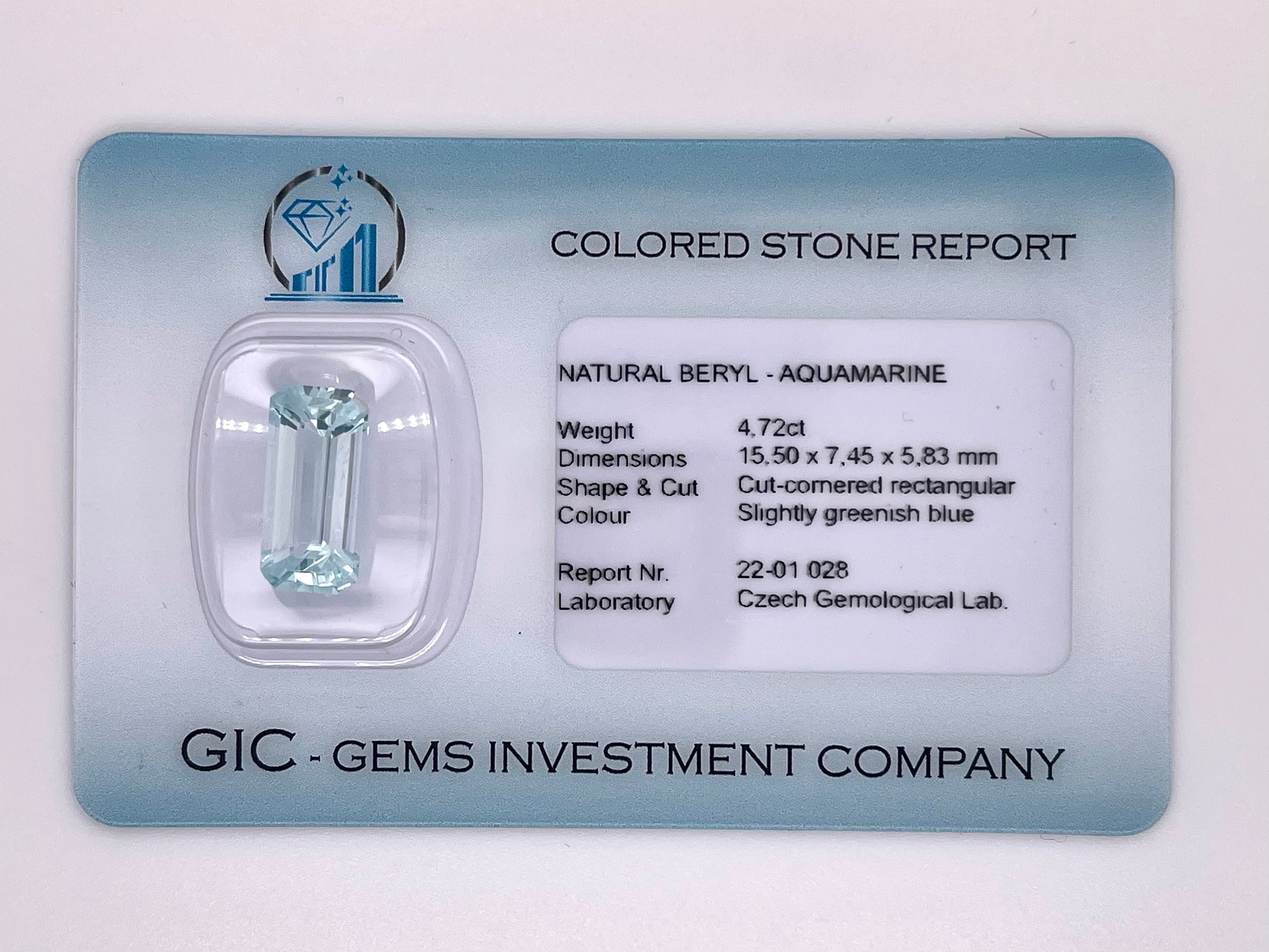 Natural aquamarine, 4.72 carats, cut-cornered rectangular cut, IF clarity, untreated, slightly bluish green, ČGL certified