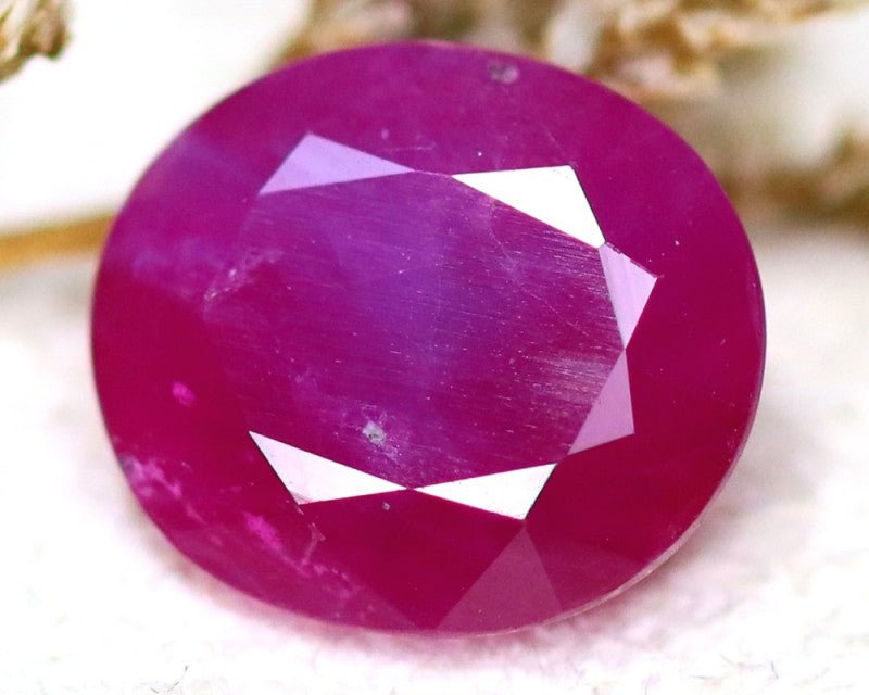 Burma Pinkish Red Ruby - 3.89 ct