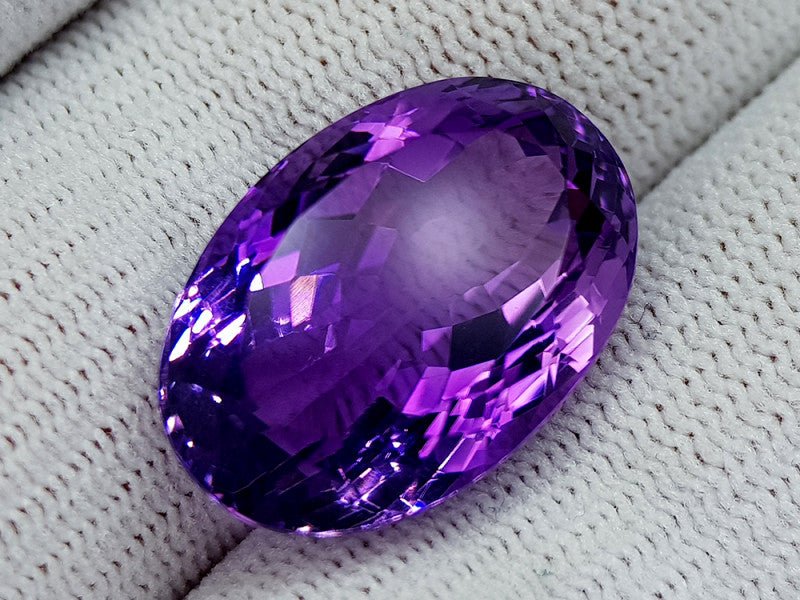 Natural Amethyst 22.00 ct – Purple, Oval Cut, Untreated, Africa, ČGL Certified