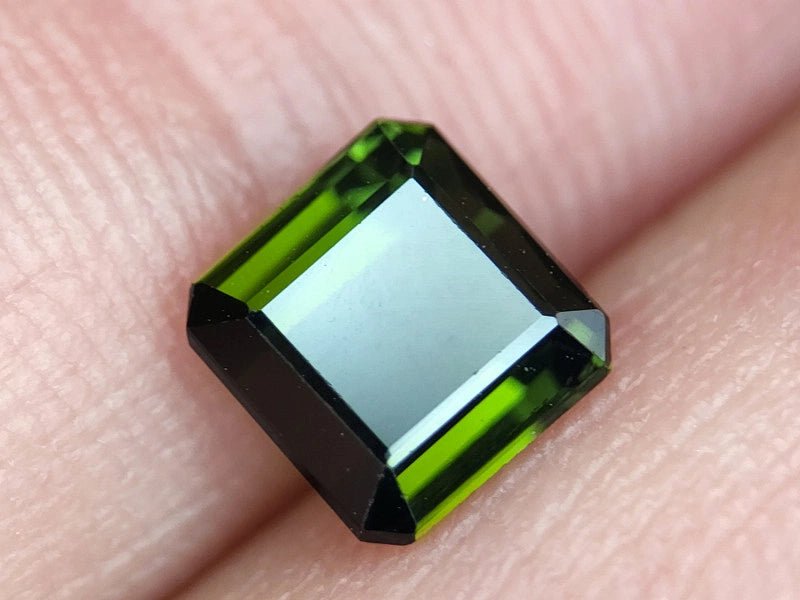 Natural Green Tourmaline 1.54 ct – Square Cut, Untreated