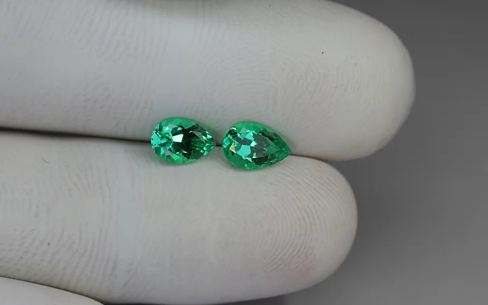 Russia Emerald Pair - 1.10 ct