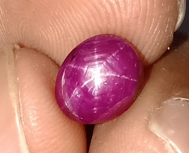 Star Ruby 5.20 ct – Purplish Red, Oval Cabochon, Untreated